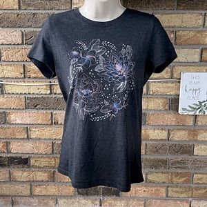 ✨3 for $15 - Aeropostale floral short sleeve tee charcoal gray in large